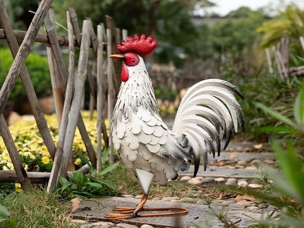 TERESA'S COLLECTIONS Garden Decor, White Rooster Garden Decor, Waterproof Metal Garden Statue, 17.5", Rooster Gifts, Garden Gifts for Women Mom Dad, Indoor/Outdoor