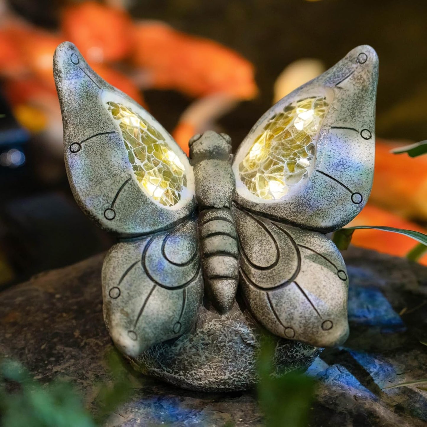 Garden Statue Dragonfly,Solar Dragonfly Decor for Outdoor,Resin Dragonflies Figurine with Solar Light for Patio,Balcony,Yard,Lawn Ornament,Perfect Garden Gift